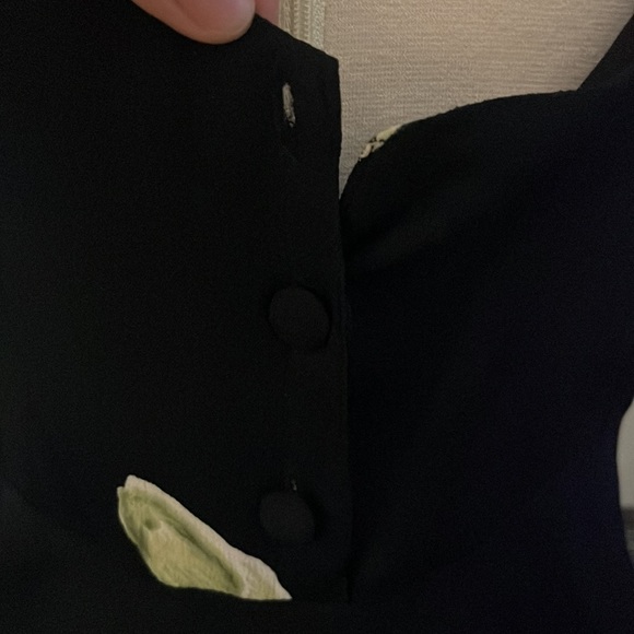 Black dress - Picture 9 of 9